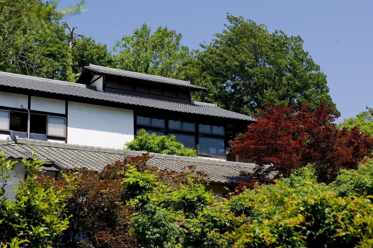 Отель Takasaki Kannonyama Onsen Kinzanso Экстерьер фото