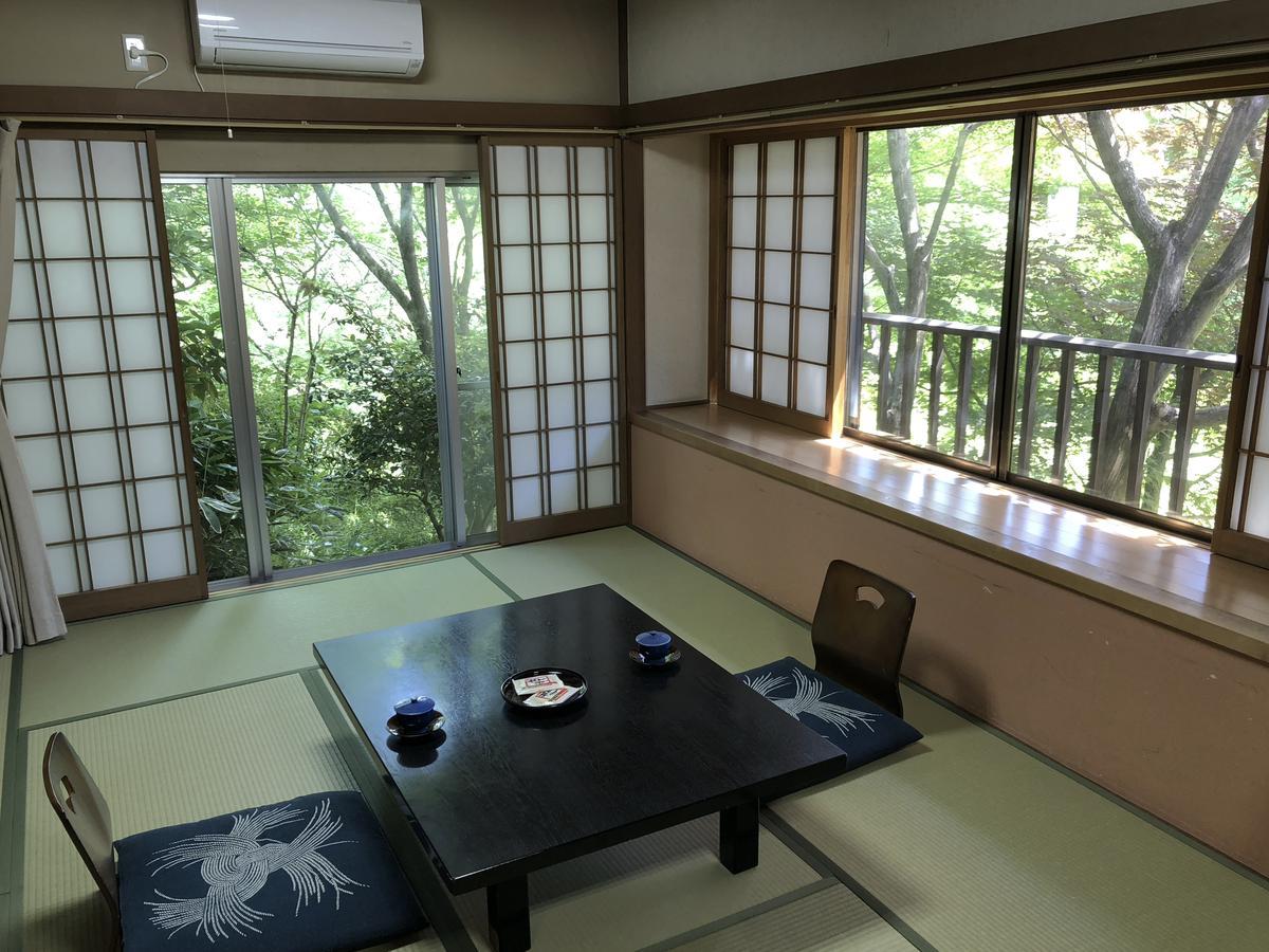 Отель Takasaki Kannonyama Onsen Kinzanso Экстерьер фото