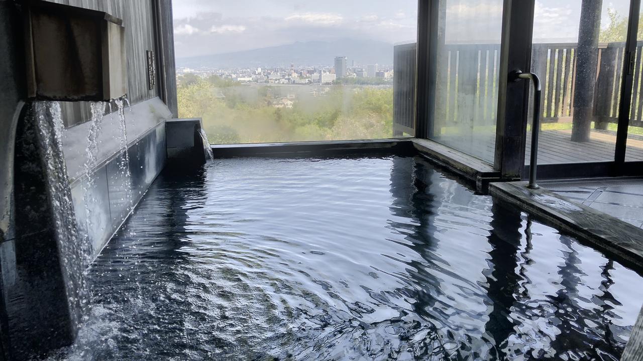 Отель Takasaki Kannonyama Onsen Kinzanso Экстерьер фото